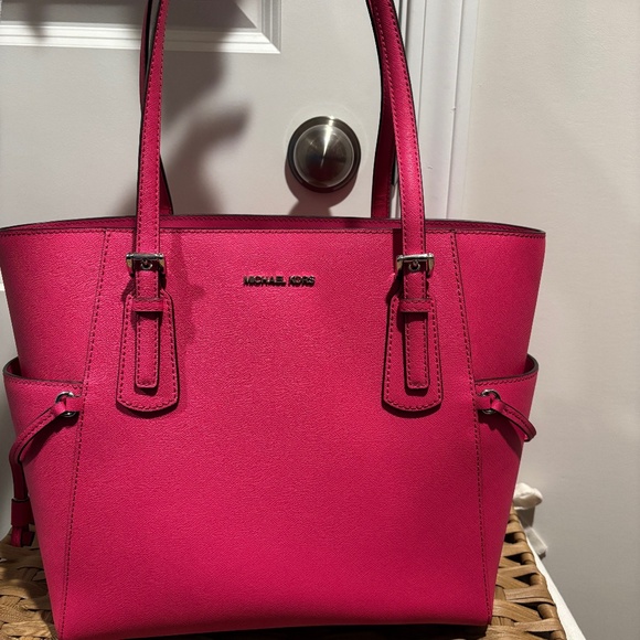 Michael Kors Voyager - Picture 1 of 9